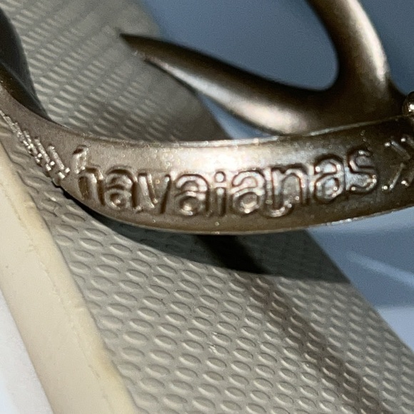 NEW Havanaias Sandals Metallic Gold Straps - T-Shape - Womens Size 11 / 41-42 - Picture 5 of 15